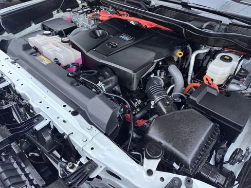 Used 2024 Toyota Tundra Platinum image 51