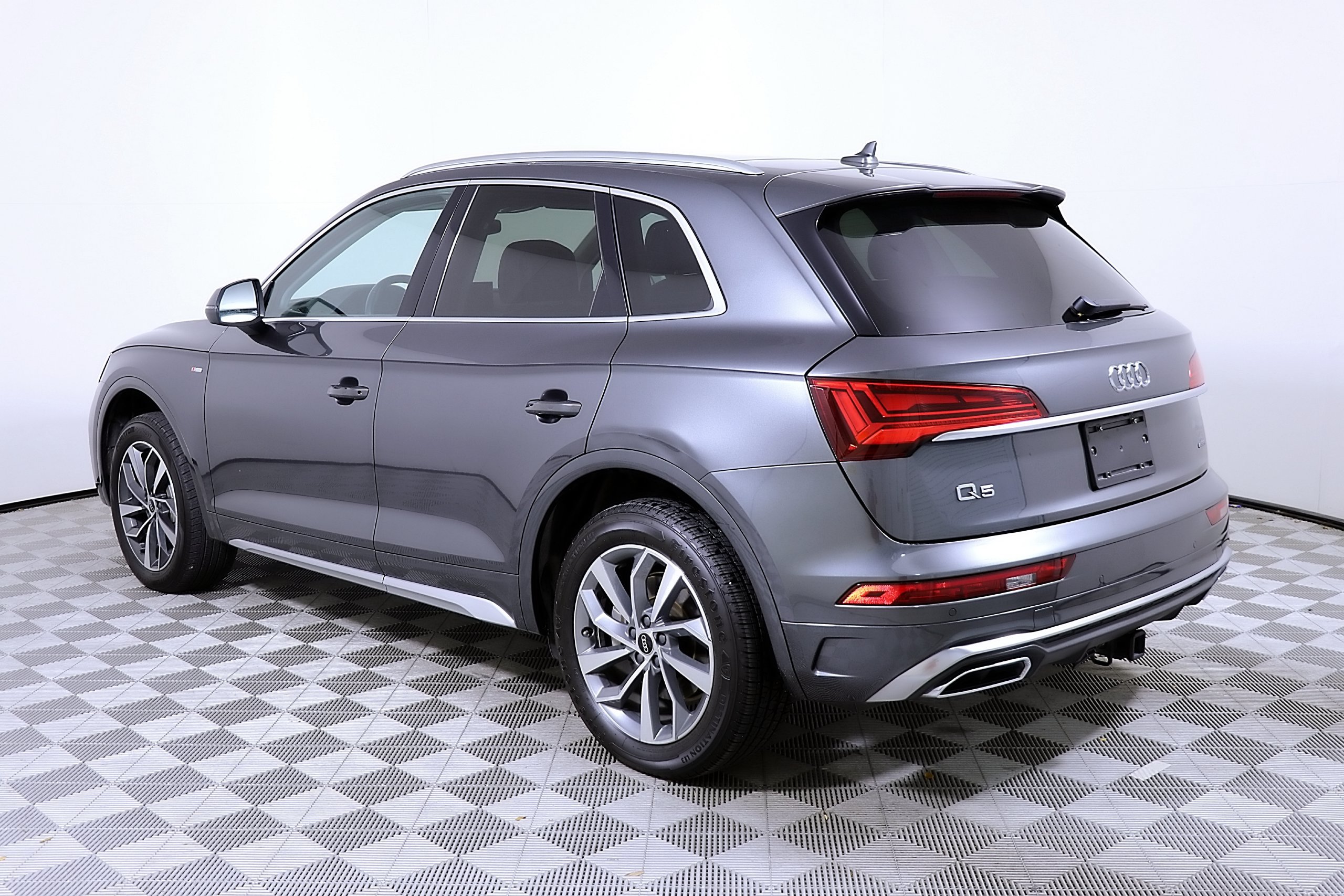 Used 2023 Audi Q5 2.0T Premium Plus w/ Premium Plus Package AWD/4WD image 9