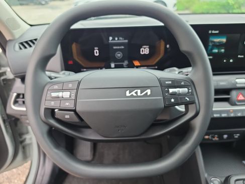 New 2026 Kia K4 FWD image 28