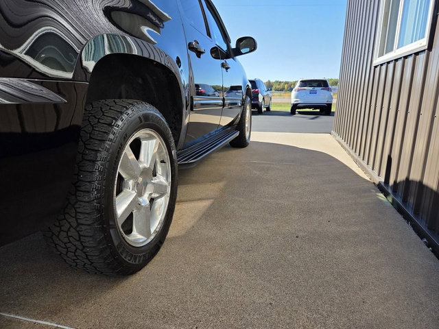 Used 2010 Chevrolet Suburban LT AWD/4WD image 11