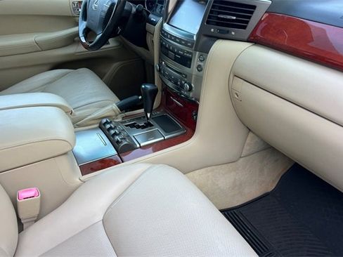 Used 2009 Lexus LX 570 4WD image 19