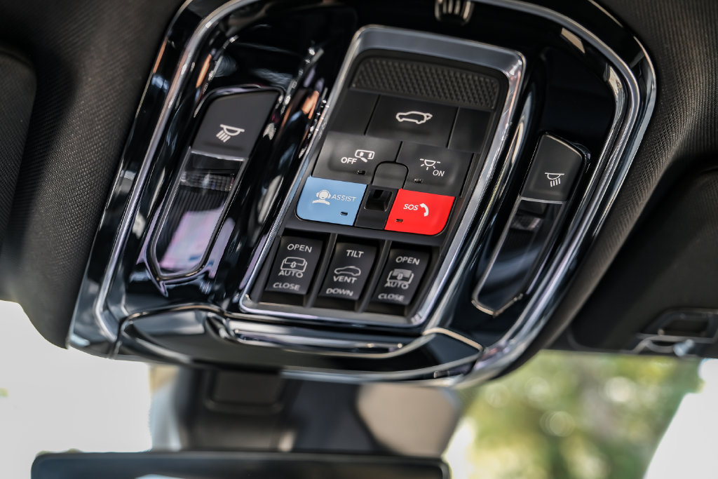 Used 2023 Jeep Grand Cherokee Overland AWD/4WD image 9