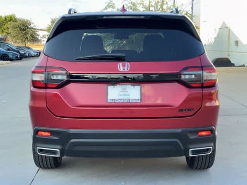 Used 2023 Honda Pilot Sport image 5
