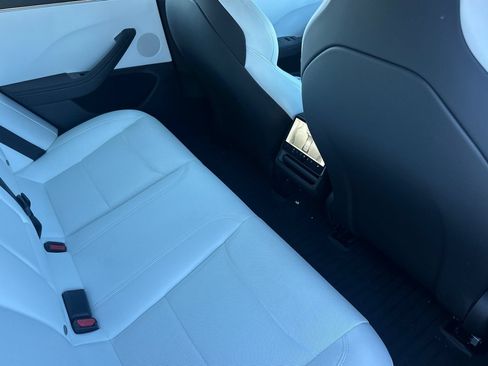 Used 2024 Tesla Model 3 Performance AWD/4WD image 18