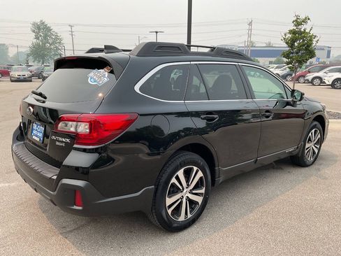 Used 2018 Subaru Outback 3.6R Limited AWD/4WD image 7