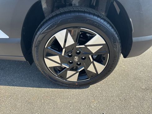 Used 2025 Hyundai Kona SEL image 30