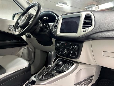 Used 2018 Jeep Compass Latitude w/ Popular Equipment Group image 15