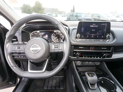 Used 2023 Nissan Rogue SV w/ SV Premium B Package image 12