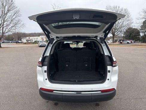 Used 2022 Jeep Grand Cherokee L Laredo w/ Luxury Tech Group I image 21