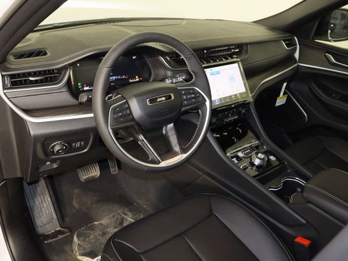 New 2025 Jeep Grand Cherokee L Limited image 29