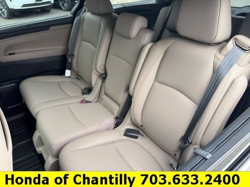 Certified 2024 Honda Odyssey Touring image 27
