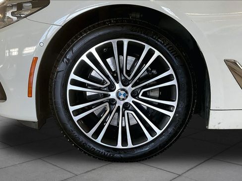 Used 2018 BMW 530i RWD image 10
