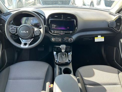 Used 2025 Kia Soul S image 18