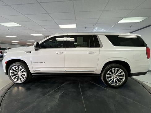 Used 2021 GMC Yukon XL Denali w/ Denali Ultimate Package AWD/4WD image 5