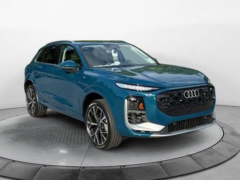 New 2026 Audi Q3 quattro 2.0T AWD/4WD image 1