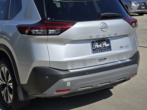 Used 2023 Nissan Rogue SV AWD/4WD image 16