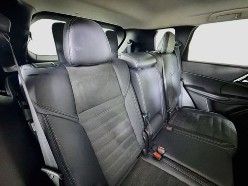 Used 2025 Mitsubishi Outlander SE FWD image 31