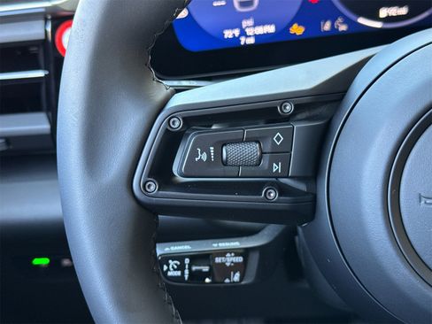 New 2025 Porsche Macan Electric image 26