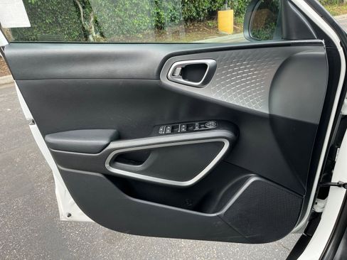 Used 2025 Kia Soul LX w/ LX Technology Package image 20