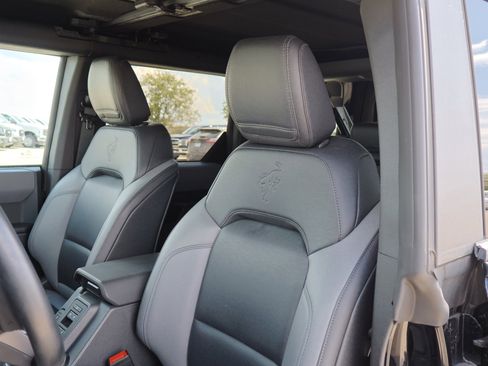 Certified 2024 Ford Bronco Black Diamond image 18