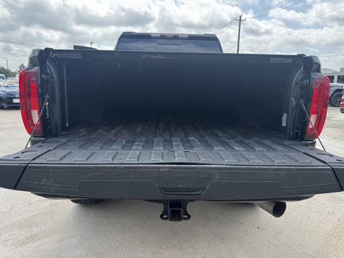 Used 2022 GMC Sierra 2500 Denali w/ Denali Ultimate Package AWD/4WD image 31