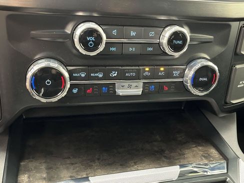 Used 2023 Ford F350 Lariat w/ Sport Appearance Package AWD/4WD image 23
