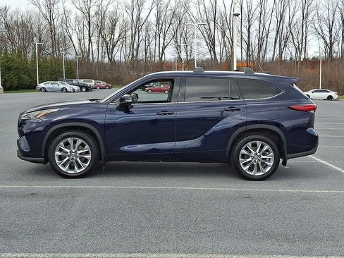 Used 2022 Toyota Highlander Limited image 7