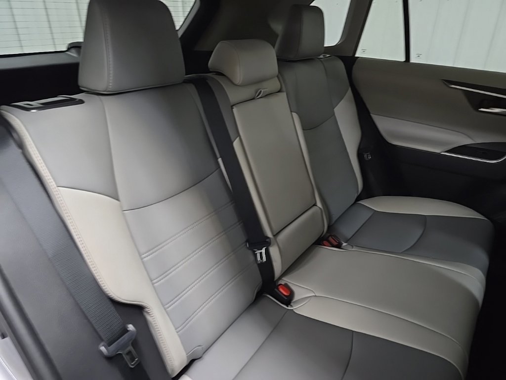 Used 2021 Toyota RAV4 XLE Premium FWD image 17