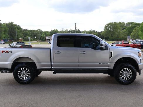 Used 2020 Ford F250 Lariat w/ Lariat Value Package AWD/4WD image 4