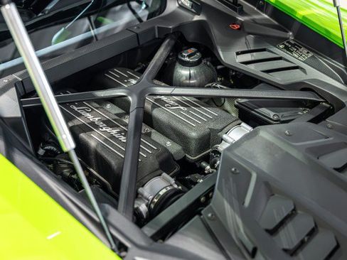 Used 2022 Lamborghini Huracan EVO RWD image 29