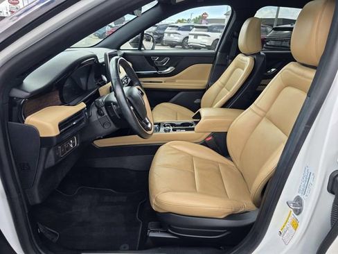 Used 2022 Lincoln Corsair Reserve w/ Elements Package FWD image 8
