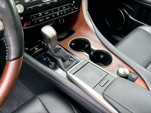 Used 2022 Lexus RX 350L FWD w/ Premium Package image 16