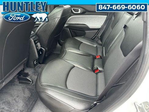 Used 2025 Jeep Compass Latitude w/ Sun & Sound Group image 15