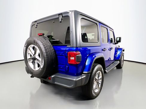 Used 2018 Jeep Wrangler Unlimited Sahara image 4