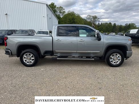Used 2025 Chevrolet Silverado 2500 High Country w/ High Country Premium Package AWD/4WD image 7