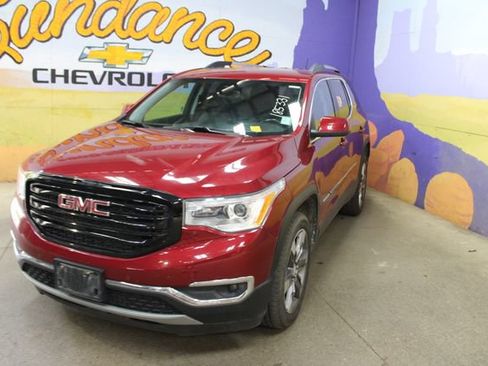 Used 2019 GMC Acadia SLT w/ LPO, Black Accent Package AWD/4WD image 4