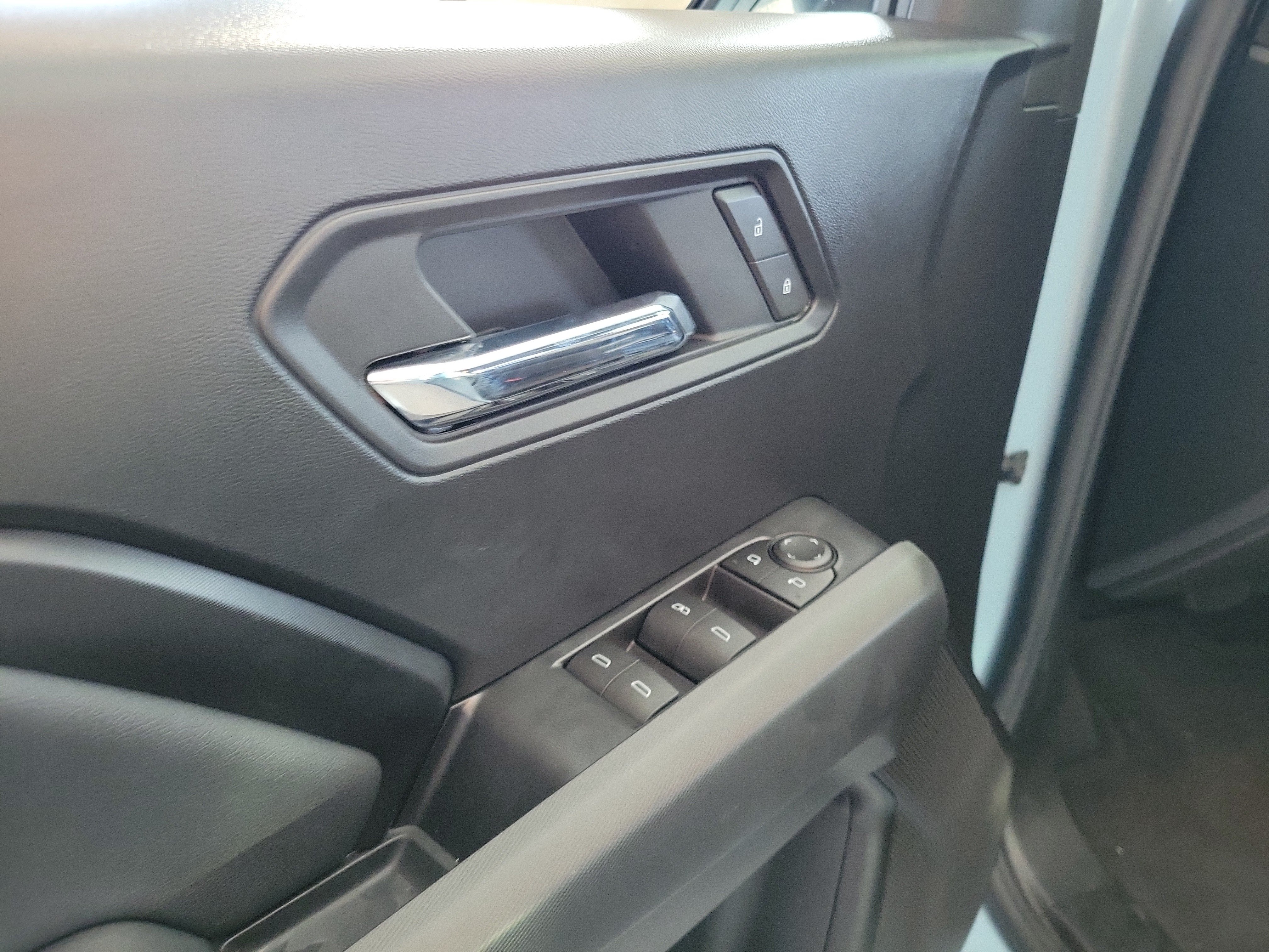 Used 2026 Chevrolet Colorado LT RWD image 19