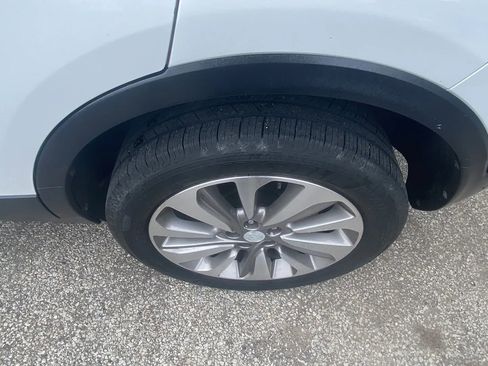 Used 2019 Buick Encore Preferred FWD image 19