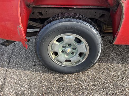 Used 2010 Chevrolet Silverado 1500 LT w/ Power Pack Plus image 9