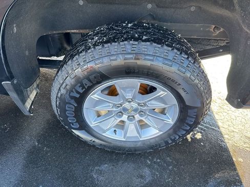 Used 2019 Chevrolet Silverado 1500 LT w/ Fleet Comfort Package image 11