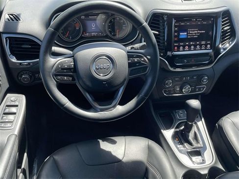 Used 2019 Jeep Cherokee Limited image 13