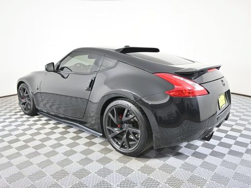 Used 2014 Nissan 370Z Touring w/ Sport Package RWD image 4