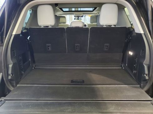 Certified 2025 Ford Expedition Platinum image 36