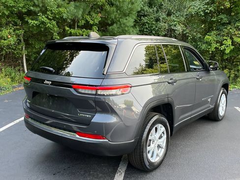 Used 2023 Jeep Grand Cherokee Limited w/ Luxury Tech Group II AWD/4WD image 5