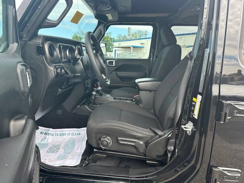 Used 2022 Jeep Wrangler Unlimited Sport w/ Sun And Sound Package AWD/4WD image 19