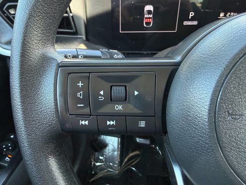 Used 2025 Nissan Kicks S AWD/4WD image 33