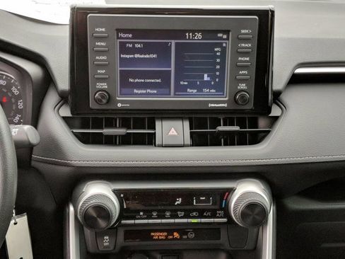 Used 2020 Toyota RAV4 LE image 18