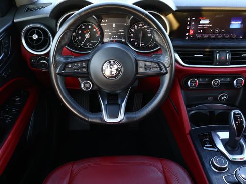 Used 2021 Alfa Romeo Stelvio Sprint w/ Nero Edizione image 9