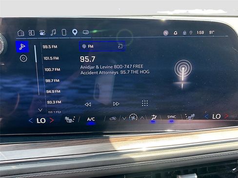 Used 2025 Chevrolet Suburban Z71 AWD/4WD image 15