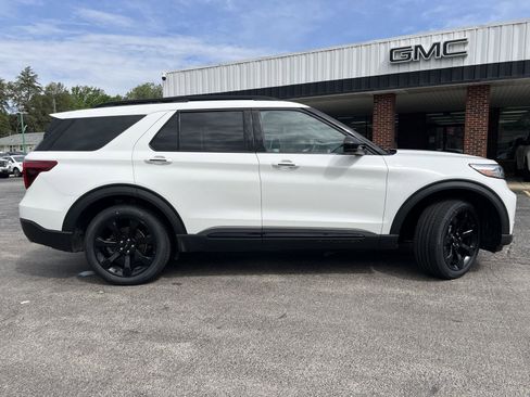 Used 2022 Ford Explorer ST-Line w/ Class IV Trailer Tow Package AWD/4WD image 4